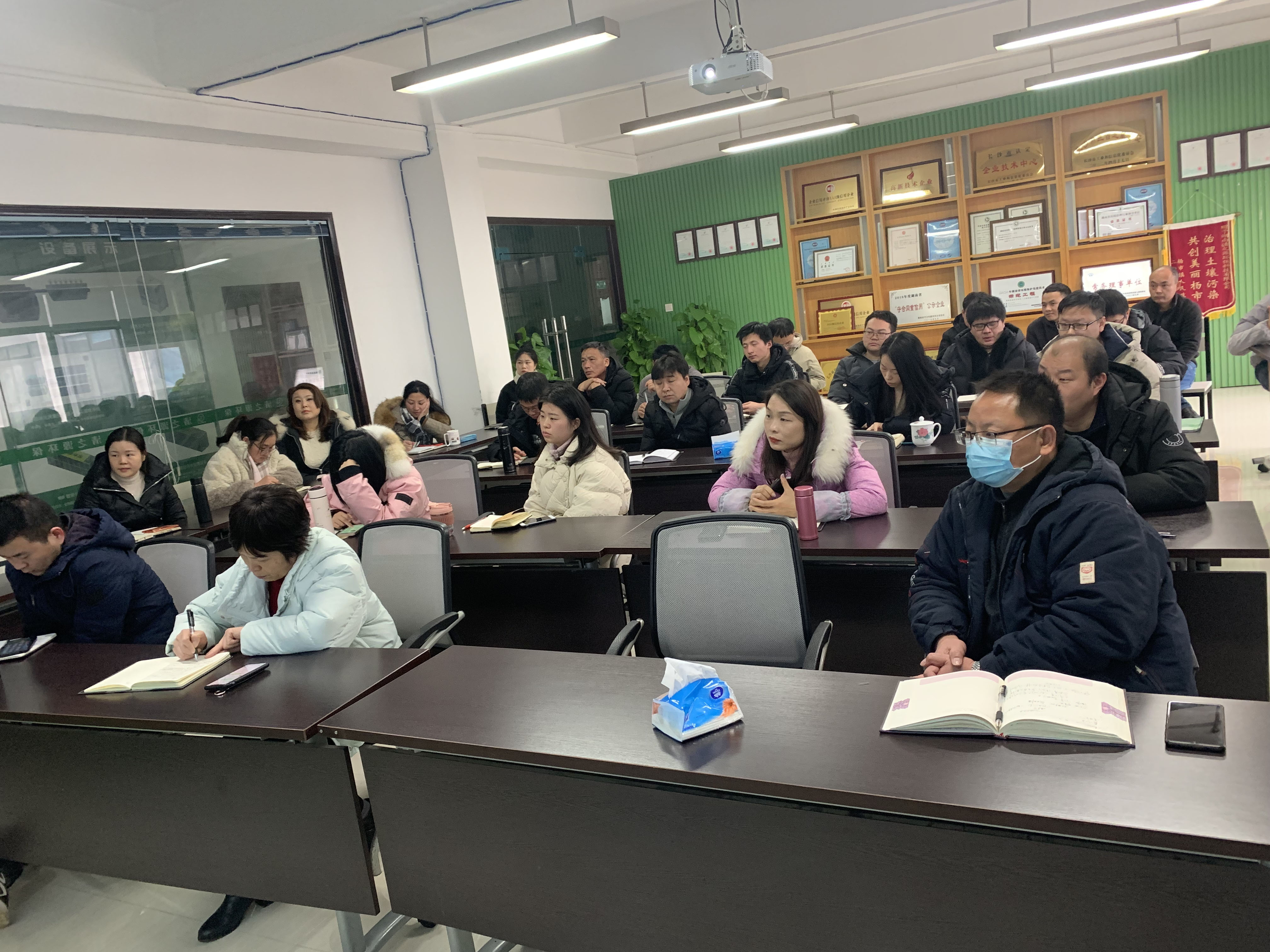 2025新澳门原料免费更新平台